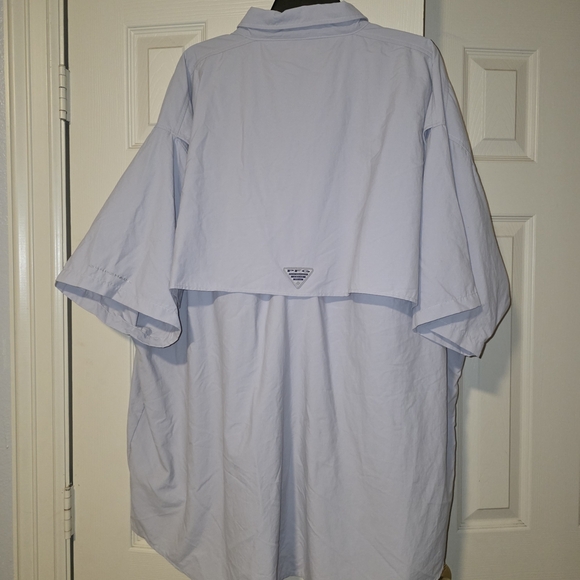 Columbia Men's Light Gray Casual Button Down Shirt - Picture 2 of 9